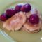 Нежные яблочные оладьи на кефире с клубникой и медом — пошаговый рецепт с фото